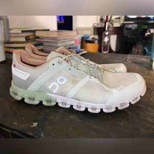 On Cloudflow Road-Running Shoes - Women's 11